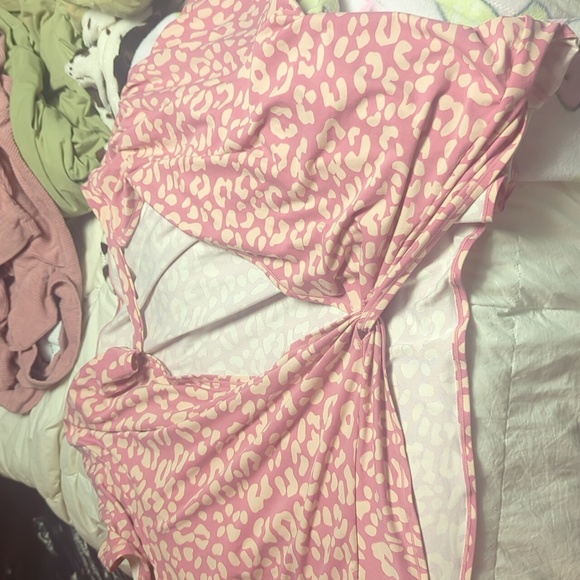 It wears both ways open front or closed reversible - Picture 2 of 5